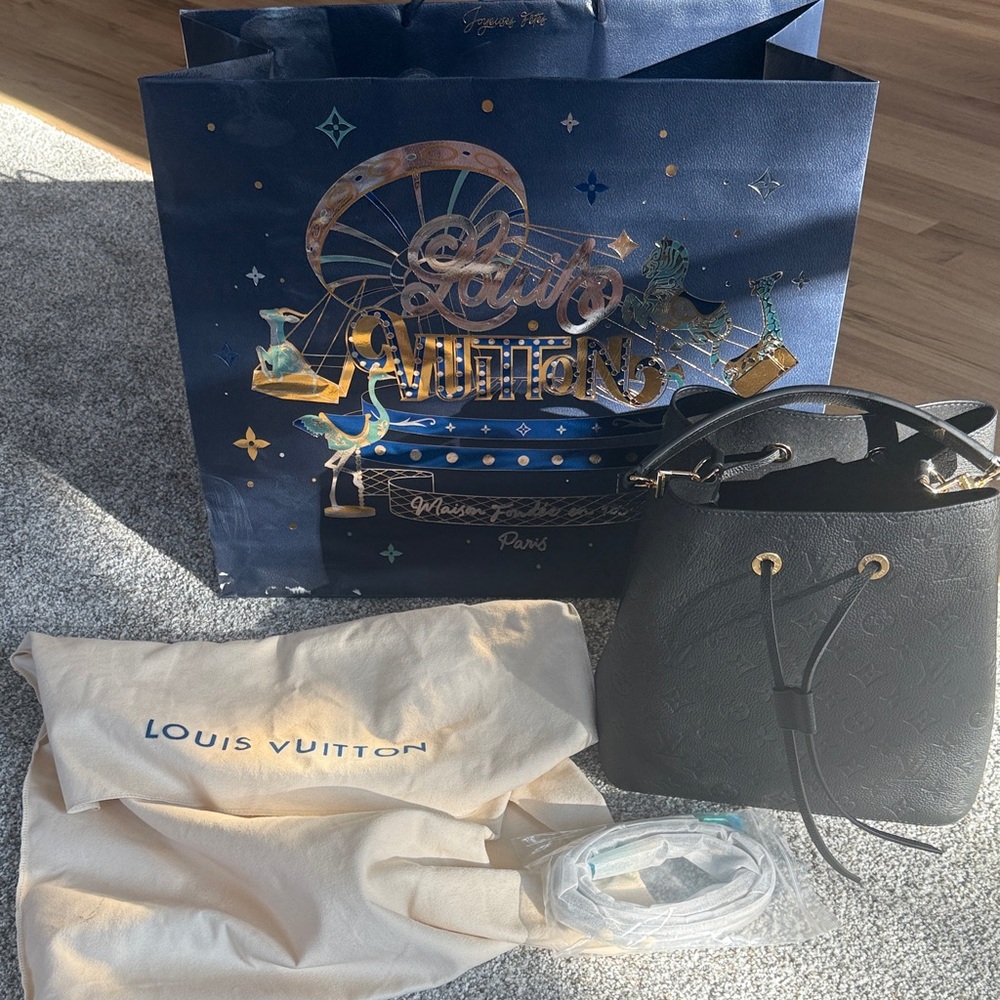 Louis Vuitton NeoNoe MN